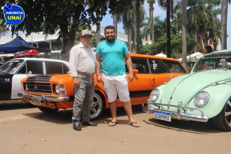1º Encontro Regional de Carros Antigos Unaí-MG
