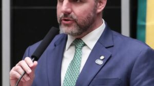Bancada do agro declara apoio a Flávio Bolsonaro no 1º turno