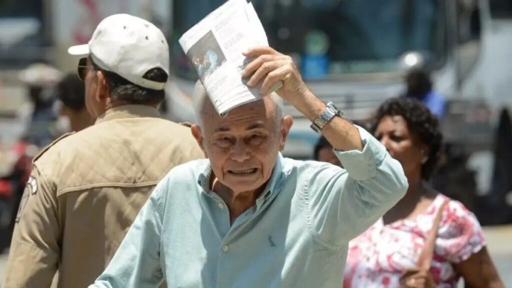 Minas tem 25 cidades sob alerta vermelho de calor extremo e baixa umidade; veja lista